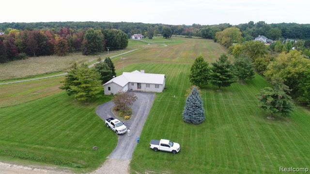 4198 Mcdowell Road, Lapeer, MI 48446