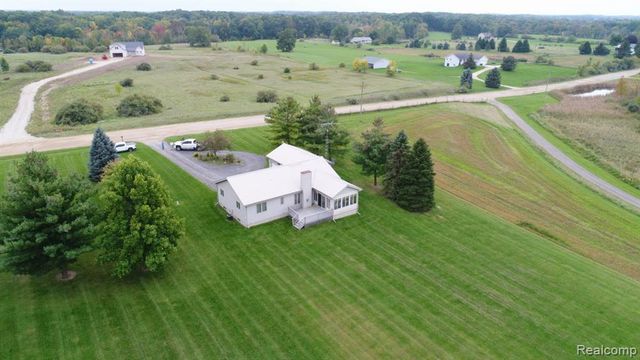 4198 Mcdowell Road, Lapeer, MI 48446