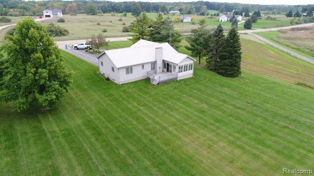 4198 Mcdowell Road, Lapeer, MI 48446