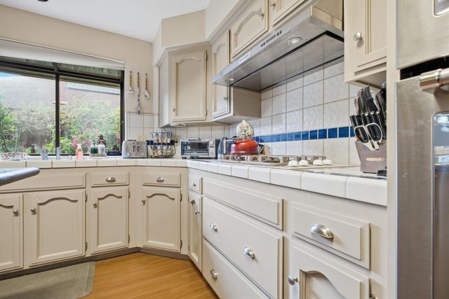 1123 E Cole Avenue, Fresno, CA 93720