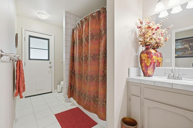 1123 E Cole Avenue, Fresno, CA 93720