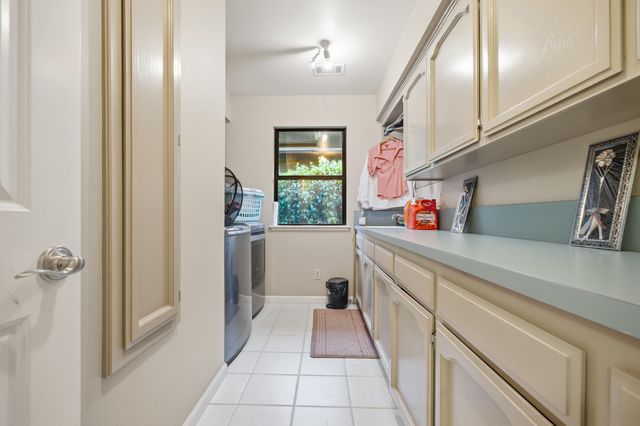 1123 E Cole Avenue, Fresno, CA 93720