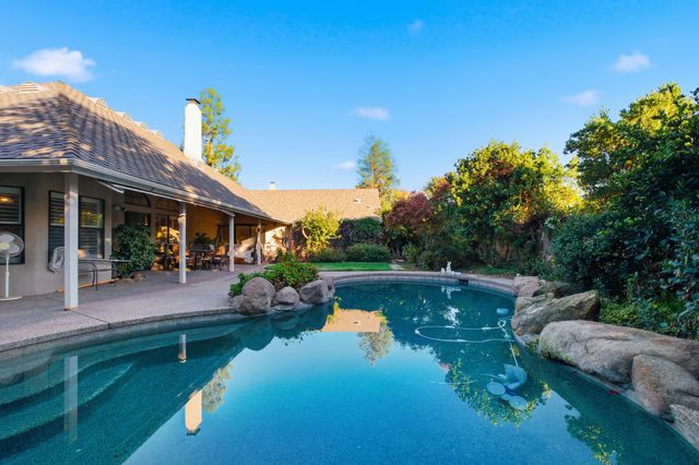 1123 E Cole Avenue, Fresno, CA 93720