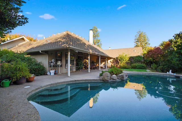 1123 E Cole Avenue, Fresno, CA 93720