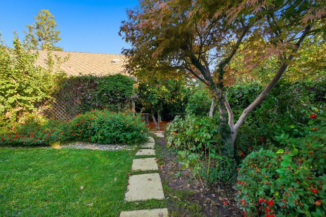 1123 E Cole Avenue, Fresno, CA 93720