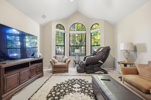 1123 E Cole Avenue, Fresno, CA 93720