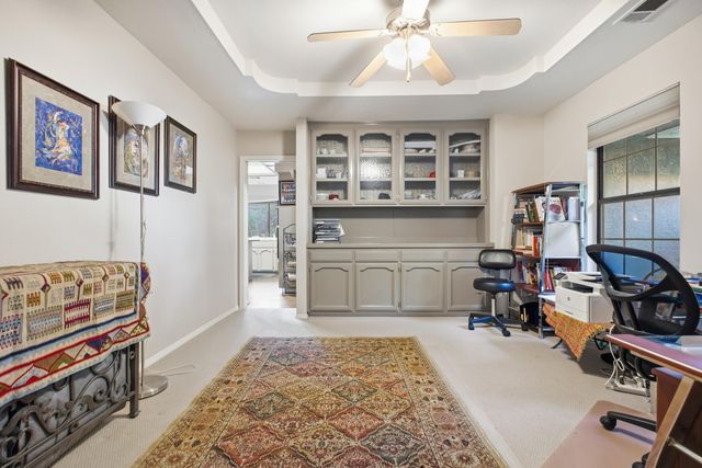 1123 E Cole Avenue, Fresno, CA 93720