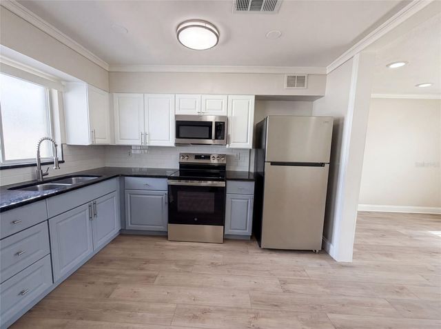 5306 3RD STREET W, Bradenton, FL 34207