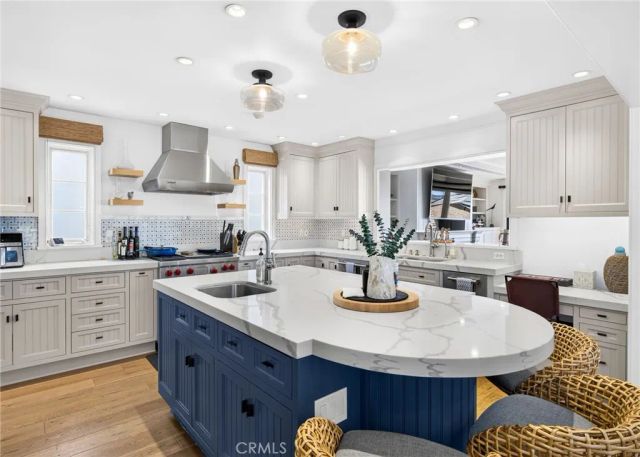 1228 W Oceanfront, Newport Beach, CA 92661