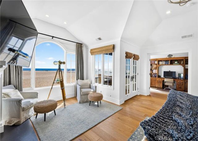 1228 W Oceanfront, Newport Beach, CA 92661