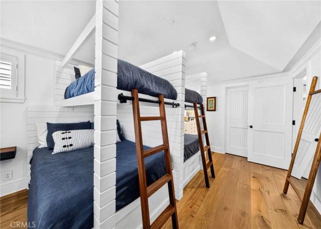 1228 W Oceanfront, Newport Beach, CA 92661