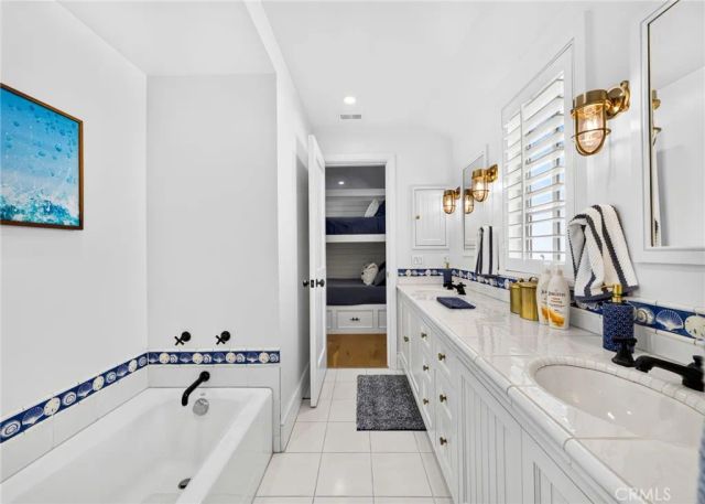 1228 W Oceanfront, Newport Beach, CA 92661