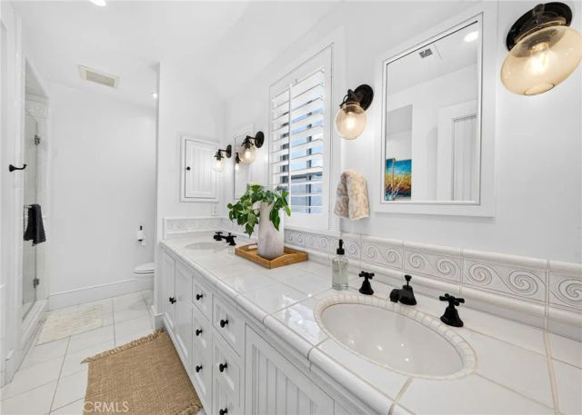 1228 W Oceanfront, Newport Beach, CA 92661