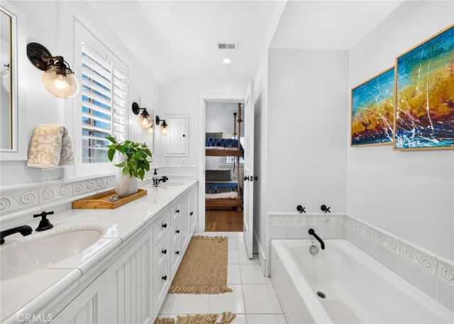 1228 W Oceanfront, Newport Beach, CA 92661