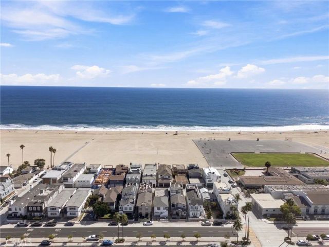 1228 W Oceanfront, Newport Beach, CA 92661