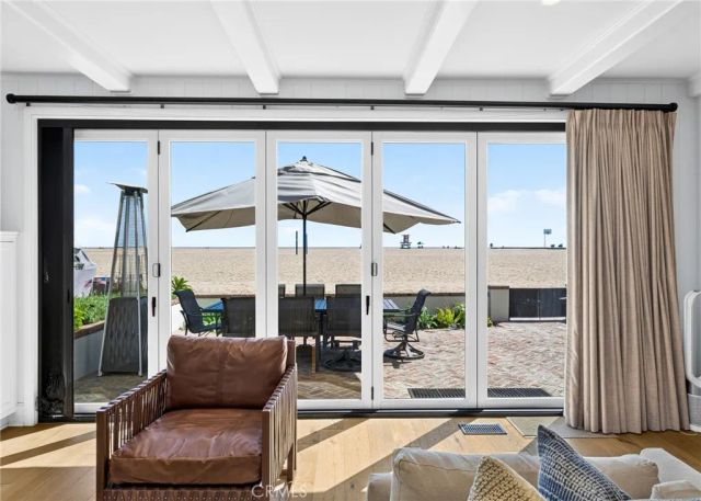 1228 W Oceanfront, Newport Beach, CA 92661