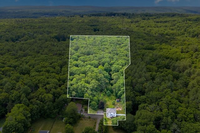 6 Belanger Ave, Sturbridge, MA 01566