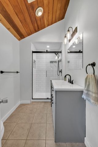6 Belanger Ave, Sturbridge, MA 01566