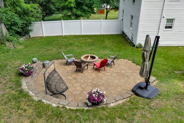 6 Belanger Ave, Sturbridge, MA 01566