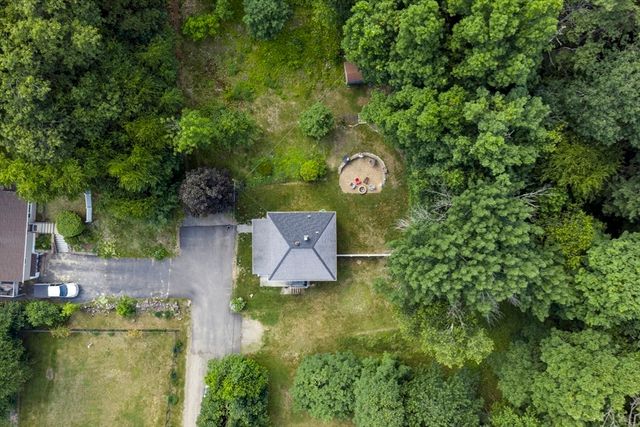 6 Belanger Ave, Sturbridge, MA 01566