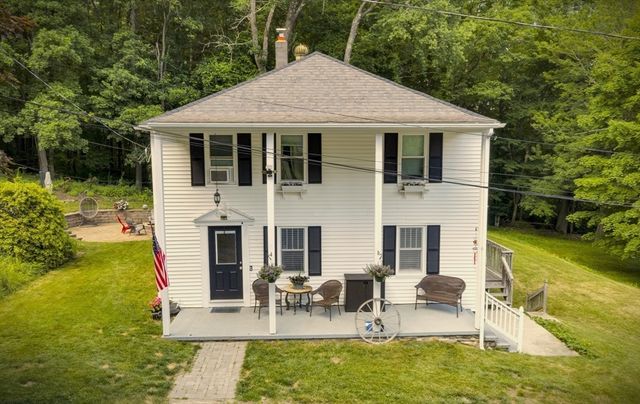 6 Belanger Ave, Sturbridge, MA 01566