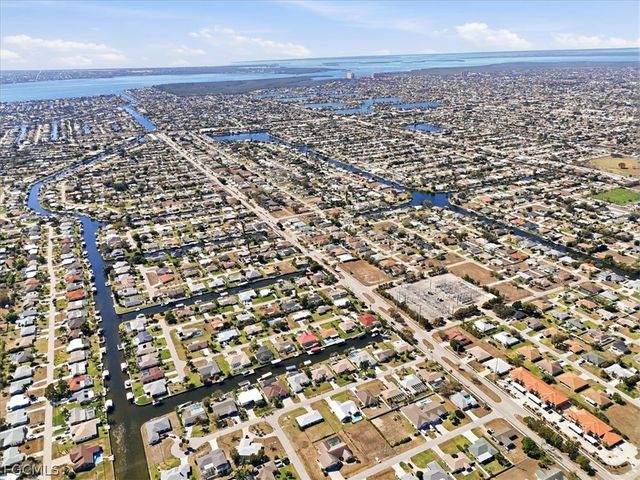 105 SE 40th TER, Cape Coral, FL 33904