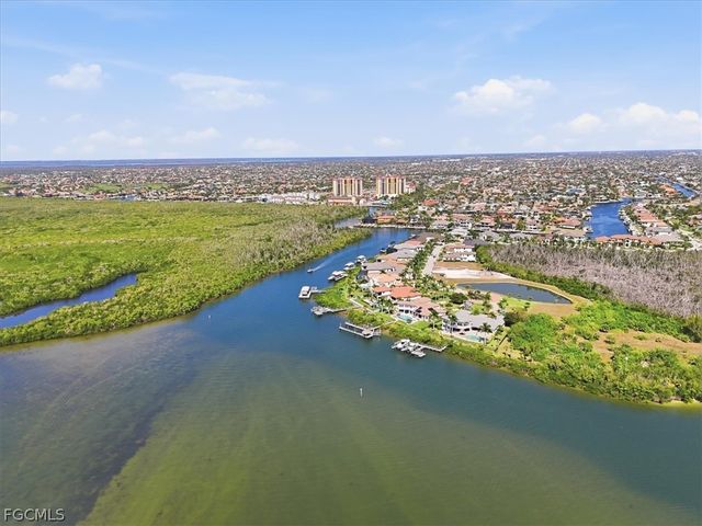 105 SE 40th TER, Cape Coral, FL 33904