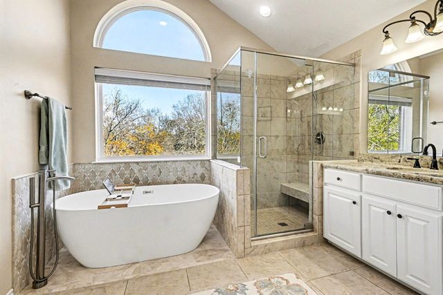 101 Lakeview Circle, Friendswood, TX 77546