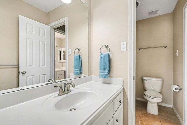 101 Lakeview Circle, Friendswood, TX 77546