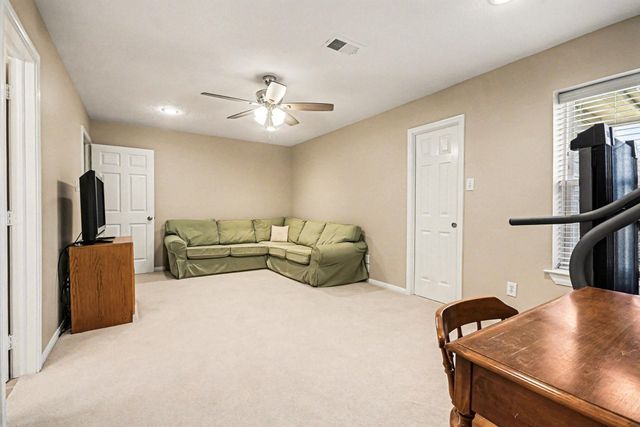 101 Lakeview Circle, Friendswood, TX 77546