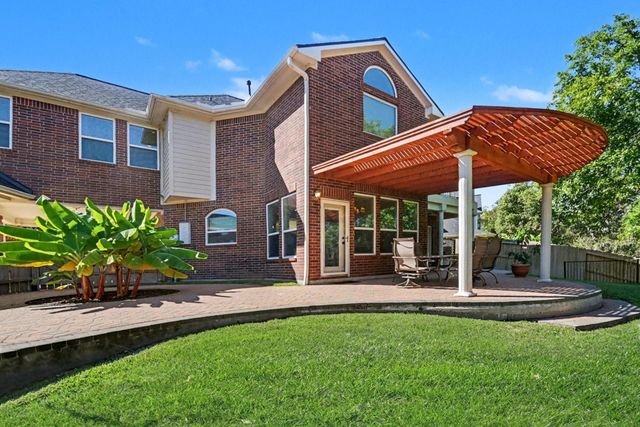 101 Lakeview Circle, Friendswood, TX 77546