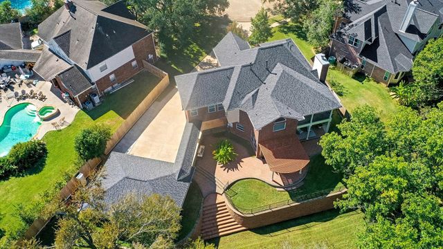 101 Lakeview Circle, Friendswood, TX 77546