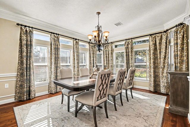 101 Lakeview Circle, Friendswood, TX 77546