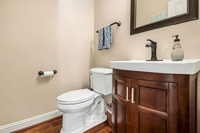 101 Lakeview Circle, Friendswood, TX 77546