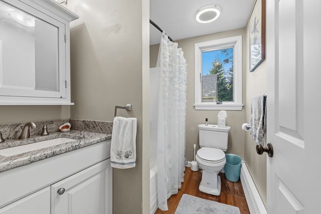 476 Sconticut Neck Rd, Fairhaven, MA 02719