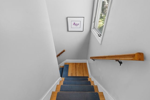 476 Sconticut Neck Rd, Fairhaven, MA 02719
