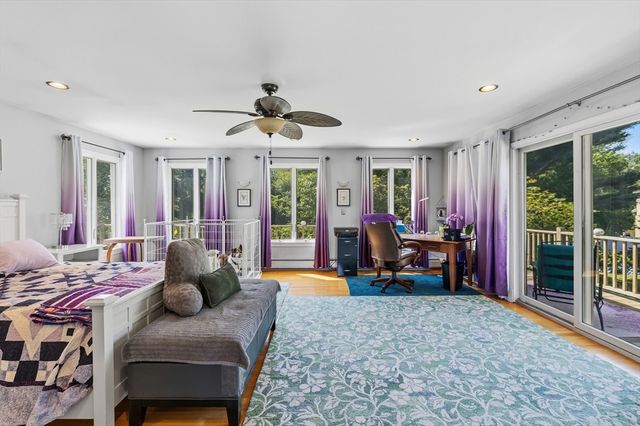 476 Sconticut Neck Rd, Fairhaven, MA 02719