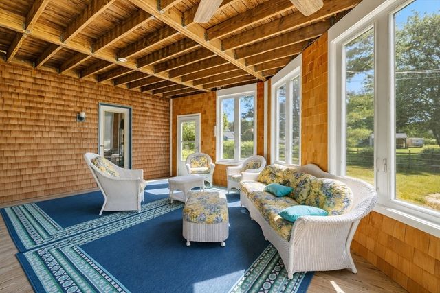 476 Sconticut Neck Rd, Fairhaven, MA 02719