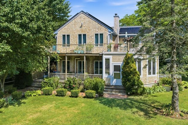 476 Sconticut Neck Rd, Fairhaven, MA 02719