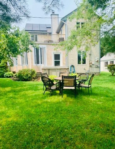 476 Sconticut Neck Rd, Fairhaven, MA 02719