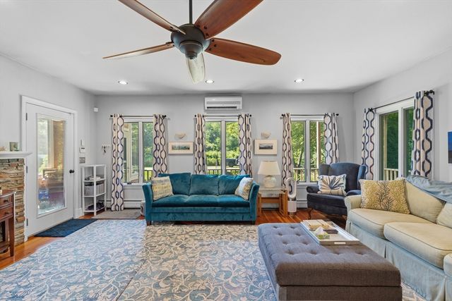 476 Sconticut Neck Rd, Fairhaven, MA 02719