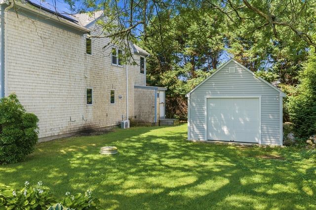 476 Sconticut Neck Rd, Fairhaven, MA 02719