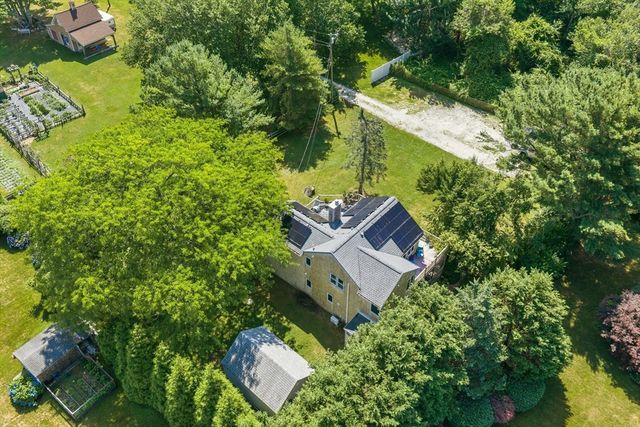 476 Sconticut Neck Rd, Fairhaven, MA 02719