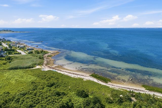 476 Sconticut Neck Rd, Fairhaven, MA 02719