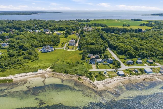 476 Sconticut Neck Rd, Fairhaven, MA 02719
