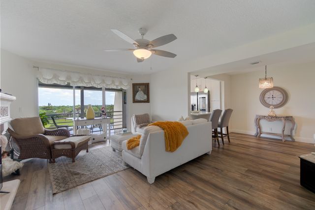 3959 Via Poinciana Drive 602, Lake Worth, FL 33467