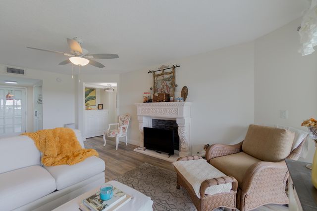 3959 Via Poinciana Drive 602, Lake Worth, FL 33467