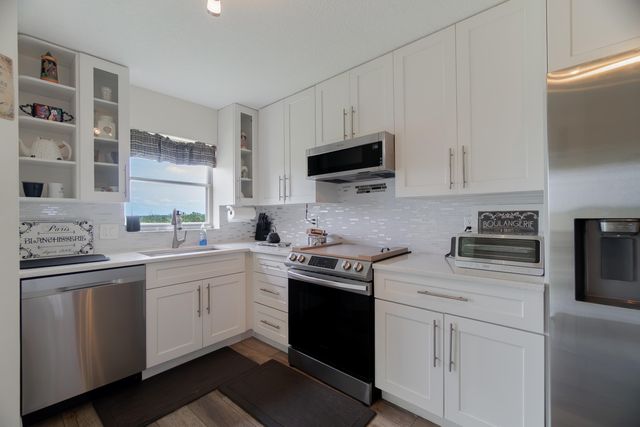 3959 Via Poinciana Drive 602, Lake Worth, FL 33467