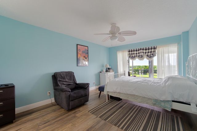 3959 Via Poinciana Drive 602, Lake Worth, FL 33467