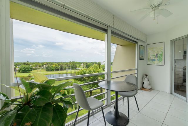 3959 Via Poinciana Drive 602, Lake Worth, FL 33467